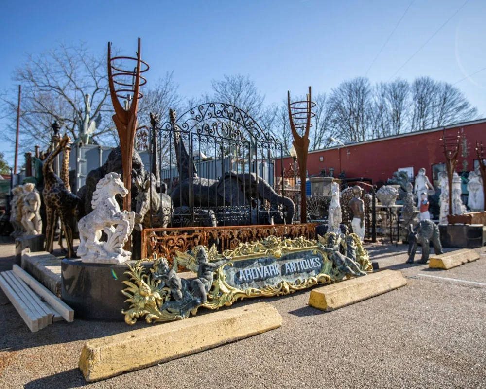 Aardvark Antiques 2020_Newport RI_57